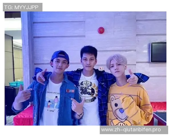 鹿晗与足球明星同框合影展现运动魅力与青春活力的精彩瞬间